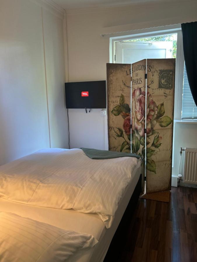 Studio 104- Free Parking Onsite -Private Entrance Reykjavik Luaran gambar