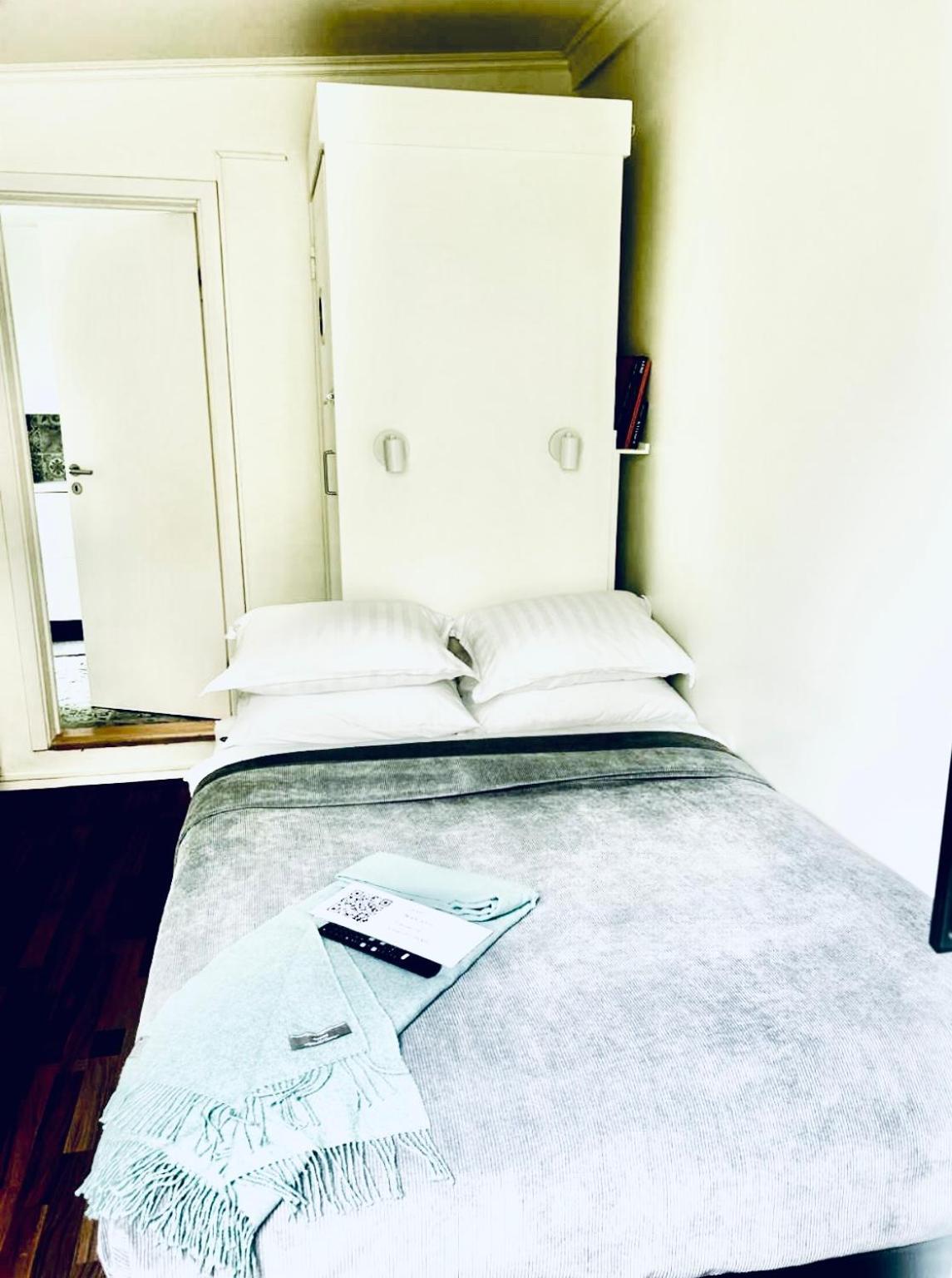 Studio 104- Free Parking Onsite -Private Entrance Reykjavik Luaran gambar