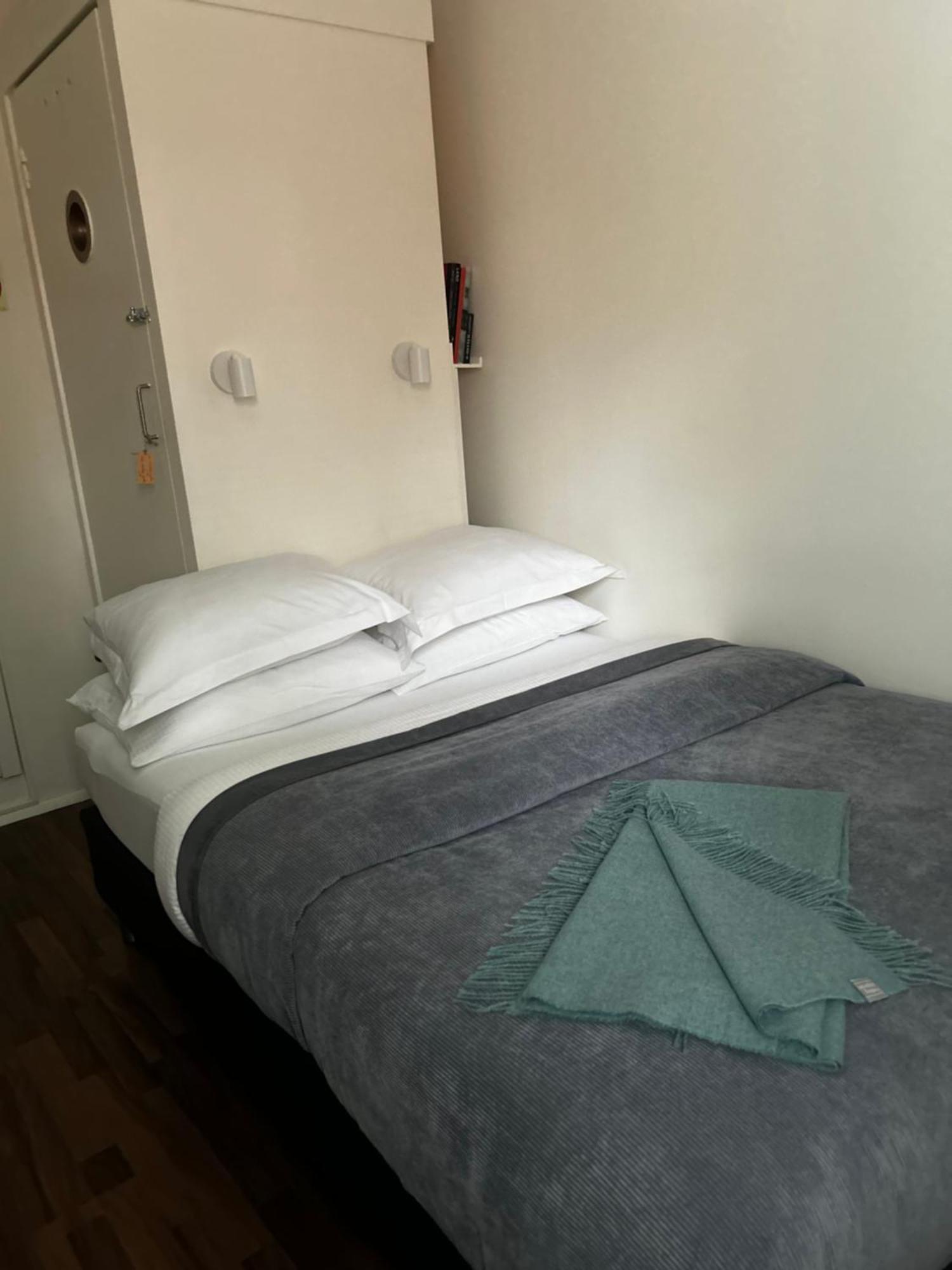 Studio 104- Free Parking Onsite -Private Entrance Reykjavik Luaran gambar
